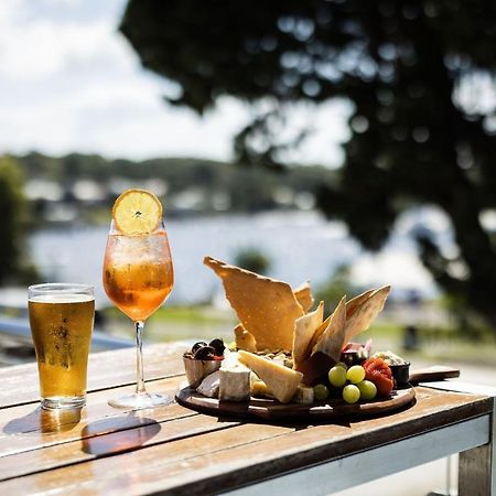 Huskisson Hotel Exterior photo