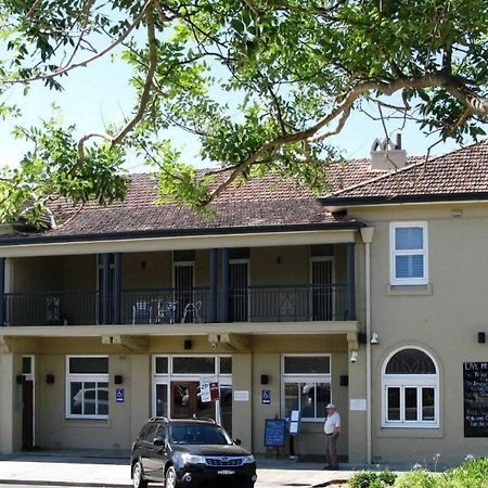 Huskisson Hotel Exterior photo