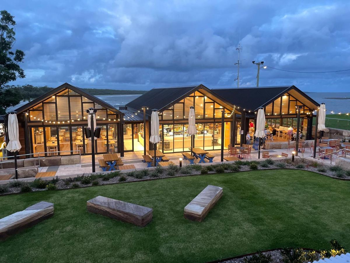 Huskisson Hotel Exterior photo