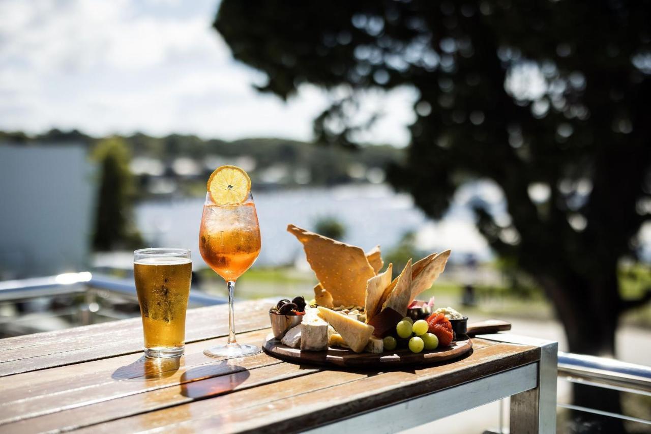 Huskisson Hotel Exterior photo