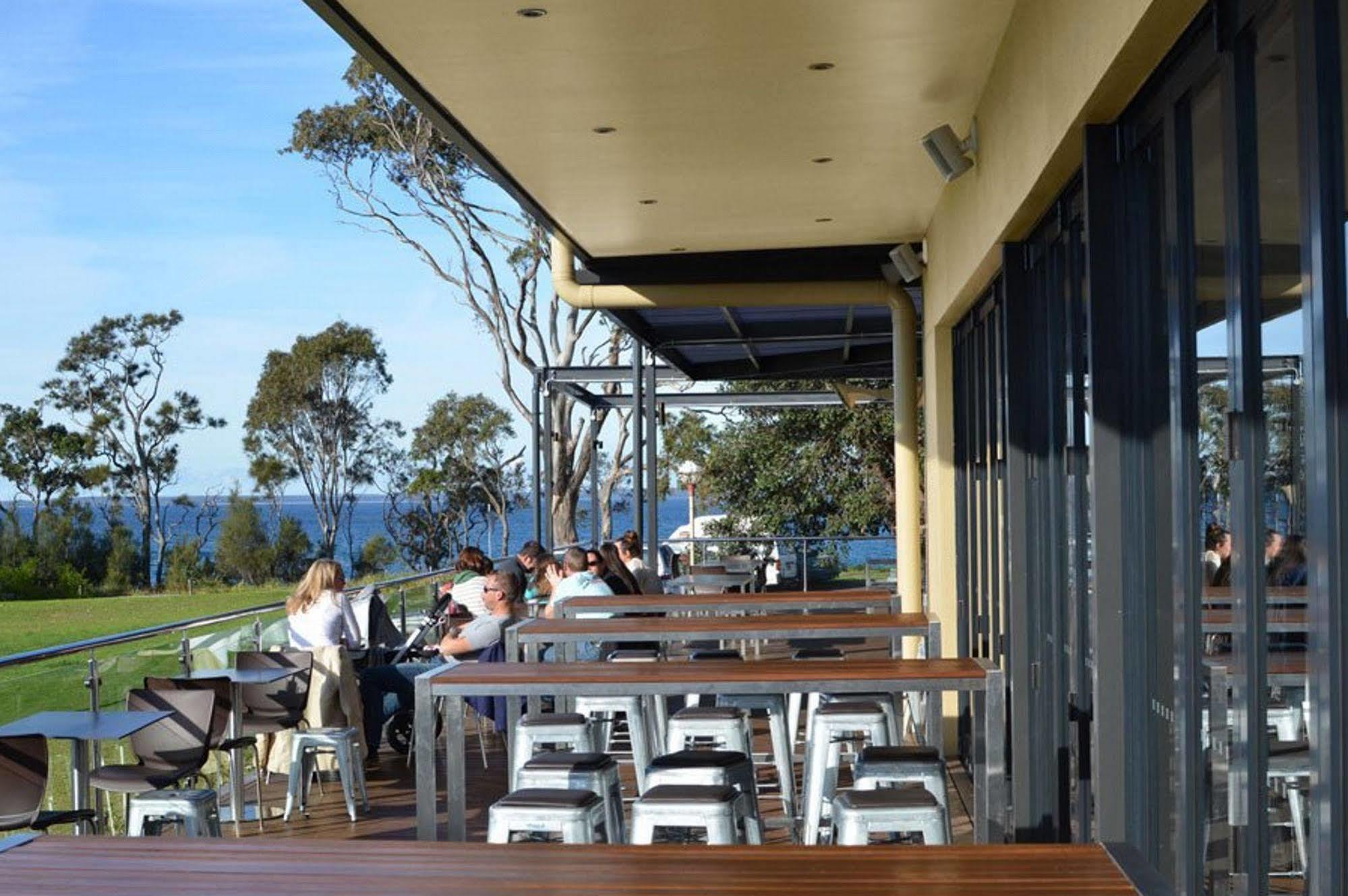 Huskisson Hotel Exterior photo